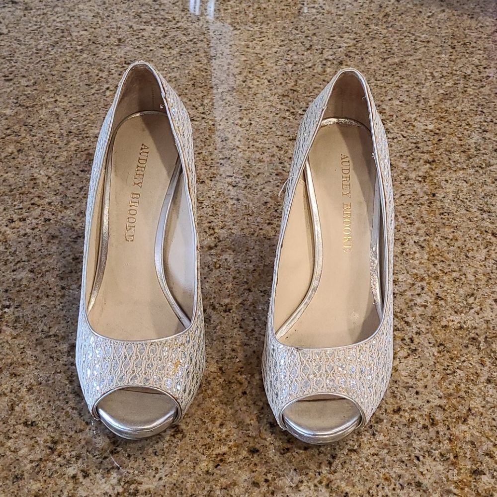 Women's Audrey Brooke heels. Size 6